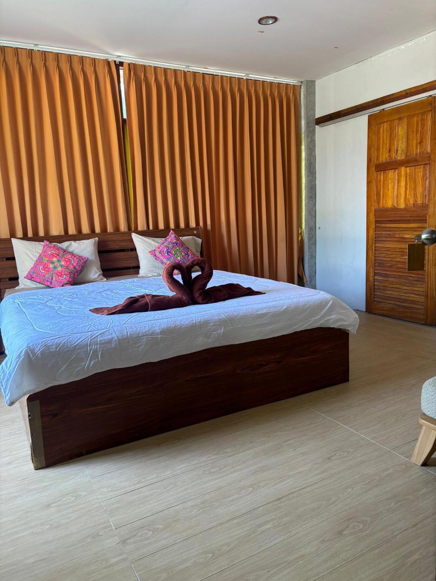 Tonmai Suites Ko Lanta Exterior foto